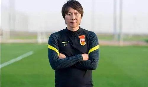 从土帅希望变成"过街老鼠" 李铁是这样跌下神坛的